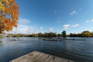 🍂 fallen 💦 wird kalt. Zeit die Rudersaison 2025 offiziell zu beenden - nicht ohne mahnende Worte an die eigenverantwortlichen 🥶Ruderer durch Sportvorstand Dr. Michael Bedö und zufriedenem Rückblick auf Entwicklung von Mitgliedern, über Boote bis Regattasiege durch Vorstand Dieter von der Kall und Jens traditionellen Weißwurstfrühschoppen 
#wettergottistruderer #seasonsend 
📸 by @plauderzauber 😍