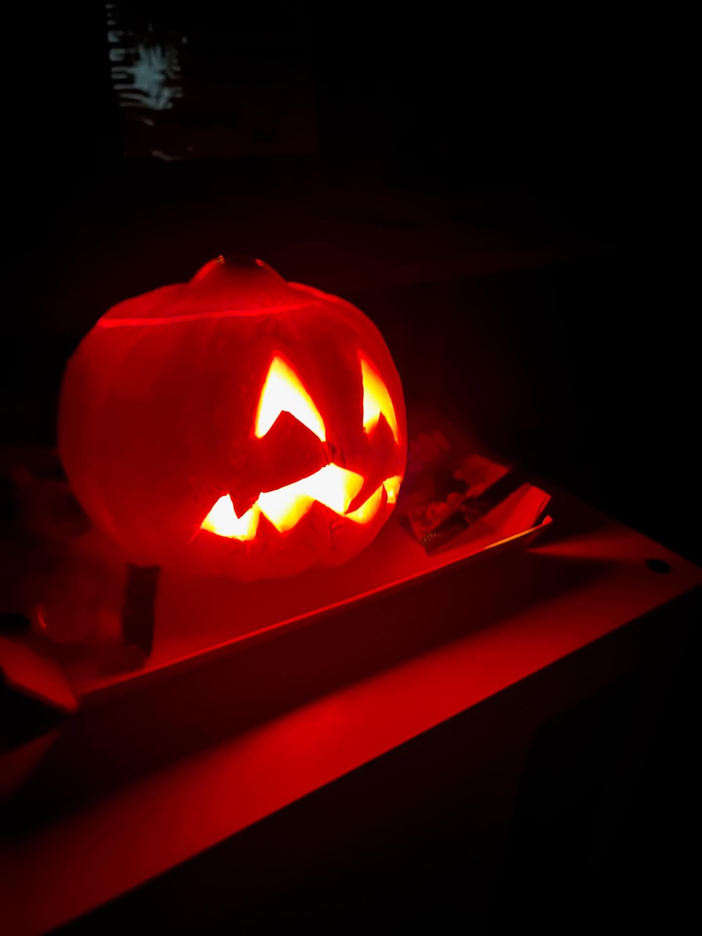 Wenn aus dem dunklen Kraftraum nachts schräge Musik dringt ist es mal wieder so weit: #halloween Erg der @krv_jugend.1897 🎃👻🥵