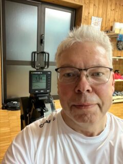 #MRC2025 #girlsonerg2 Seit Mittwoch sind wir in die @concept2germany Men‘s Challenge gestartet. Die Vorstände gehen voran. Der aktuell älteste Starter ist 78, die jüngsten 13. Unsere @krv_jugend.1897 lässt‘s krachen (@lorik.shala4 fährt mit 13 Jahren 8min mit 1:59, Daniel bei den Ü30 mit 1:37) - und unsere Damen fahren von 18 bis 80 aus Solidarität mit 💙🤍 Bis kommenden Mittwoch können Mitglieder noch einsteigen. Dann halt mit Doppeleinheit „8min - 10min Erholung - 15min“ 😗