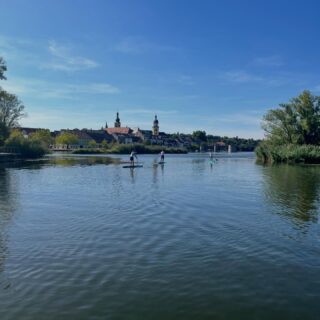Unsere @krv_jugend.1897 zelebriert ihr sommerliches #Ergänzungstraining (= Bewegungsabläufe aus anderen Sportarten, die der Verbesserung der allgemeinen körperlichen Beschaffenheit und damit der Leistungssteigerung dienen) #rowing #sup #legday #corestrength 🏄🏼🤙🏻🚣🏻